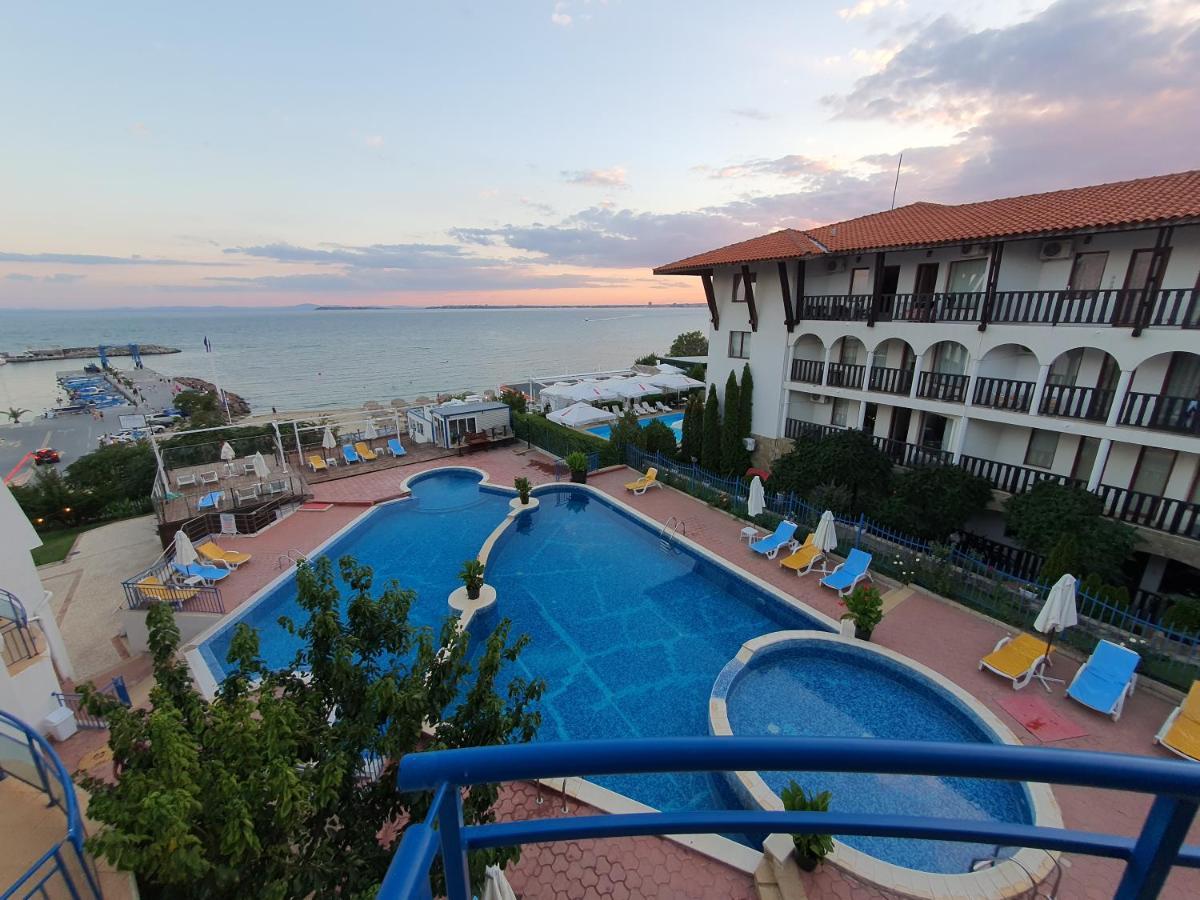 Sveti Vlas Marina Beach Apartment - Vega Village Esterno foto